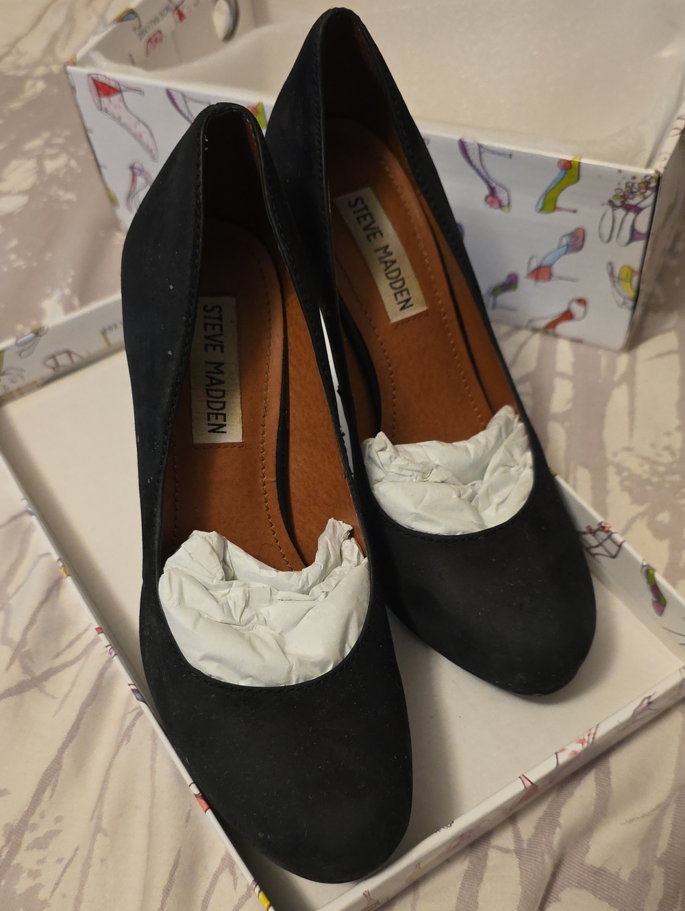 Steve Madden Black Suede Pointed-Toe Pumps